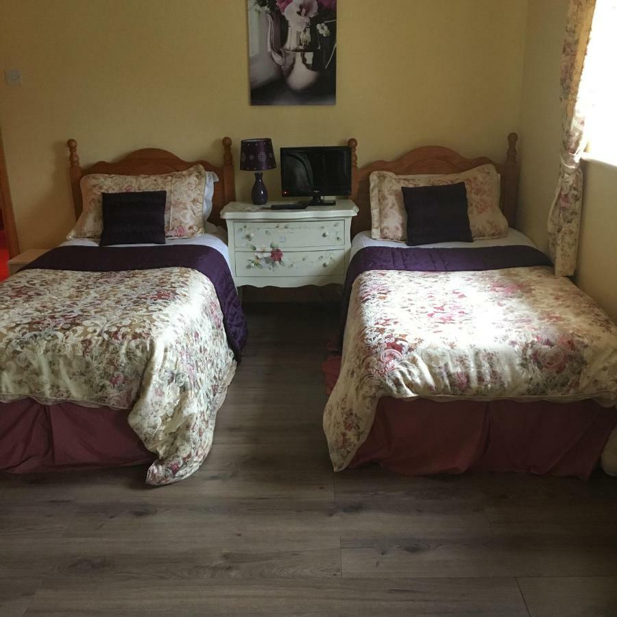 Heeneys Lodge B&B Donegal Town Exterior photo