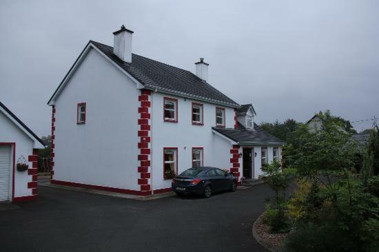 Heeneys Lodge B&B Donegal Town Exterior photo